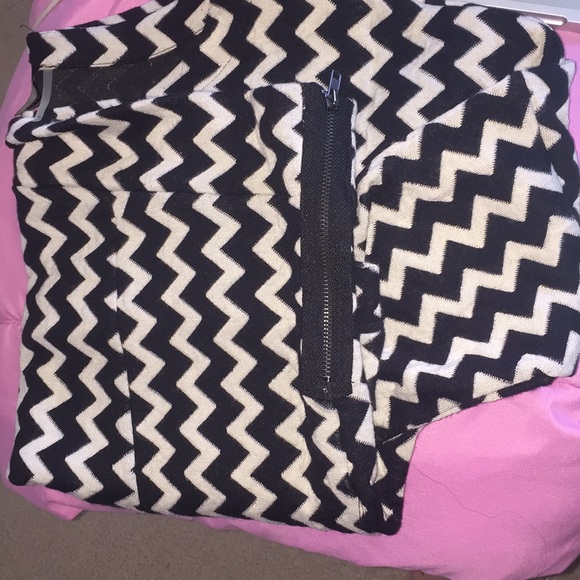 H by Bordeaux black and white crewneck sweater - Picture 4 of 4